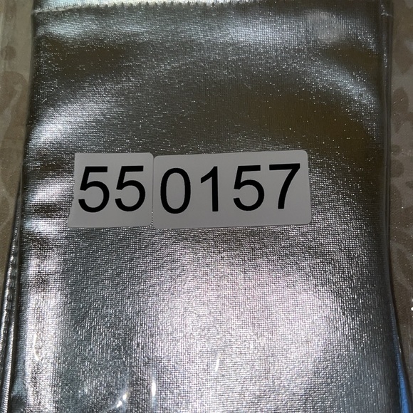 New silver Gloves - Picture 8 of 9